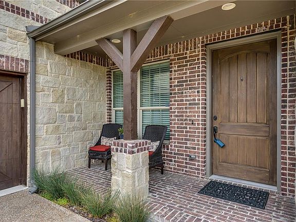 3rd image of 2743 Glory Ln