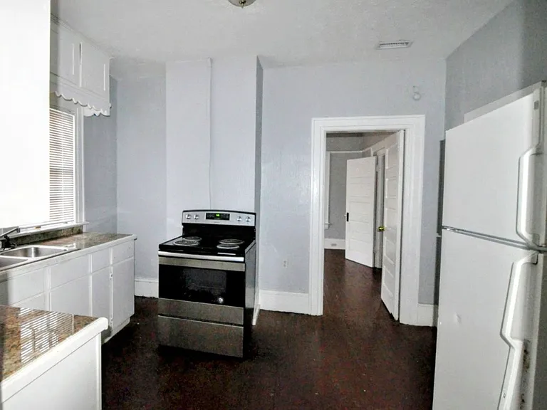 2030 Madison Ave — Photo 5