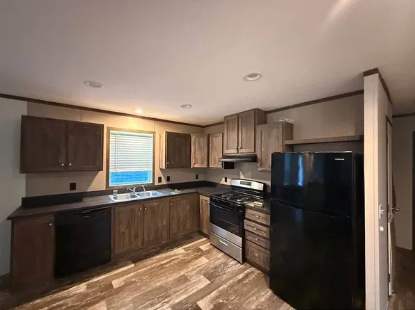1800 E Jordan Rd #45, Mount Pleasant, MI 48858