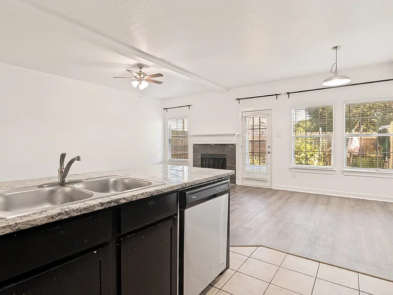 12503 Bay Ave — Photo 13