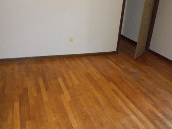 5th image of 1163 Arlington St NE