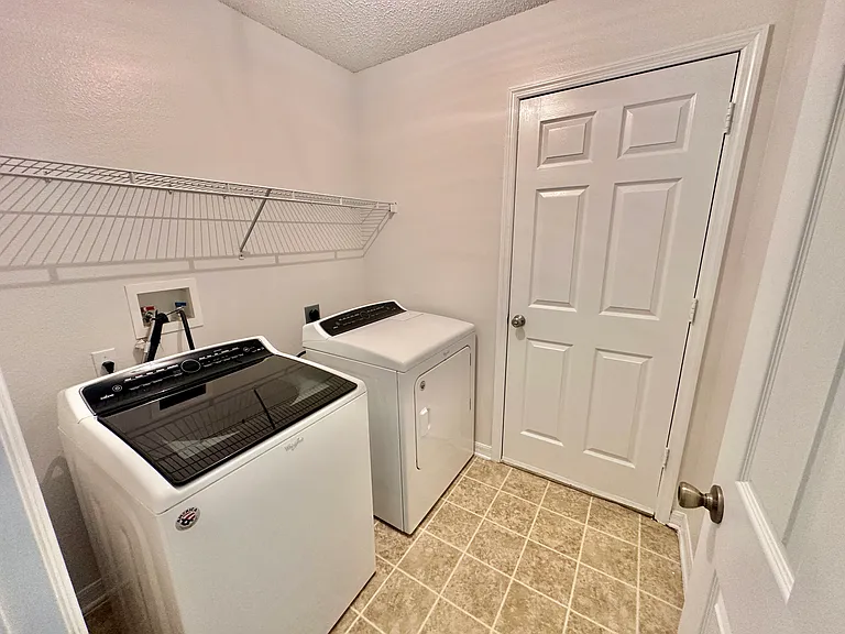 107 Keystone Crest Ct — Photo 38