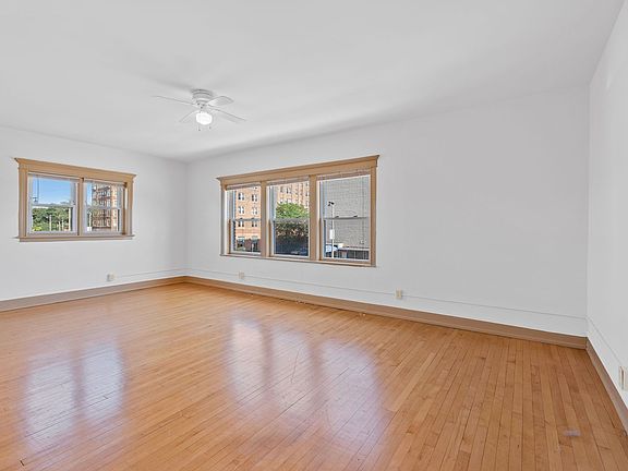 5th image of 2217 W Wisconsin Ave #12