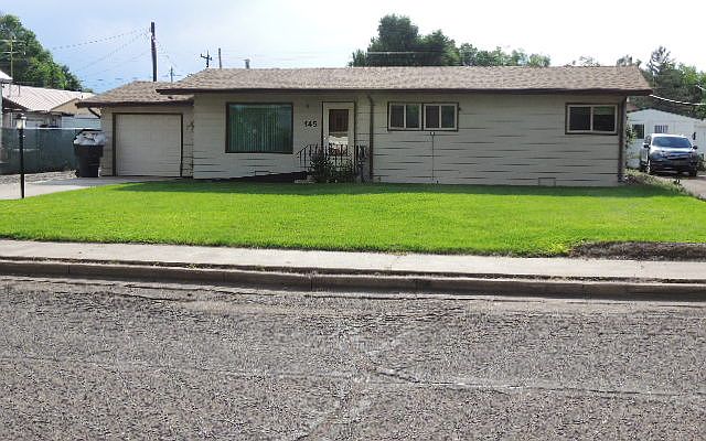 1st image of 145 Tyndal St
