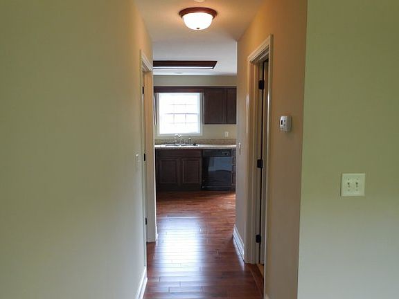 4th image of 622 Grays Pointe Ct
