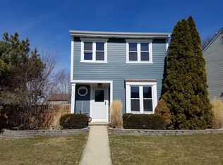 1015 Manchester Crse, Geneva, IL 60134