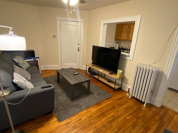 3rd image of 3204 W Franklin St APT 12