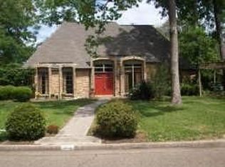 302 S Rivershire Dr, Conroe, TX 77304