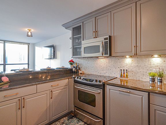 5th image of 405 N Wabash Ave Unit 2915