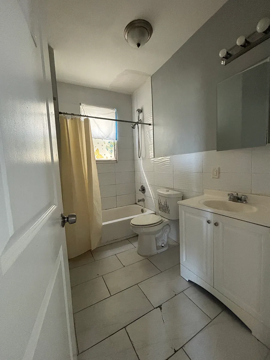 Building Photo - 253 22nd St #2