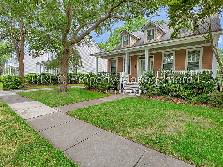 1071 Barfield St — Photo 2