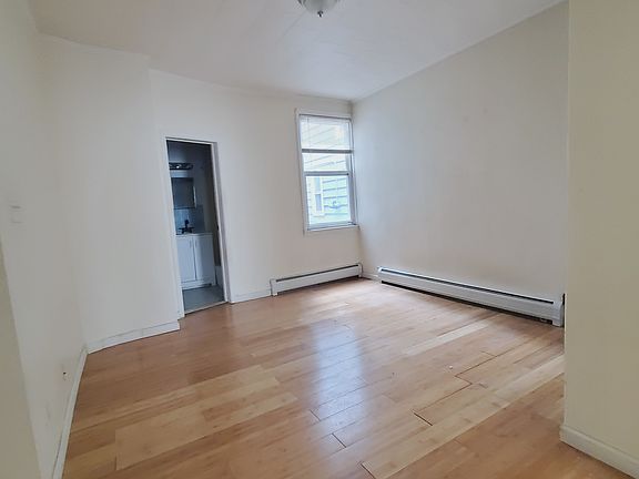 4th image of 12 E 36th St #1E