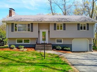 54 Mountain Rd, Burlington, MA 01803