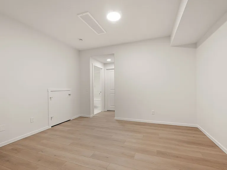 527 Black Stone Blvd — Photo 16