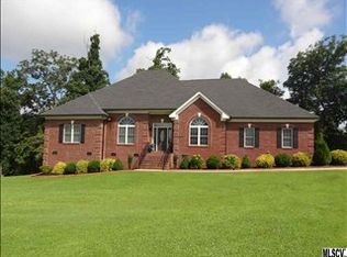 1010 Willow Creek Dr, Newton, NC 28658