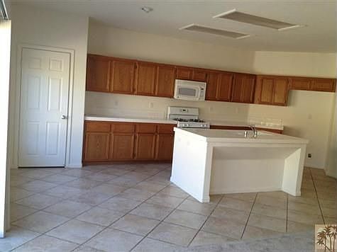 4th image of 83160 Singing Hills Dr