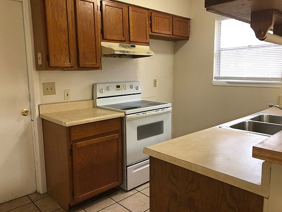 4th image of 205 Beverly Dr