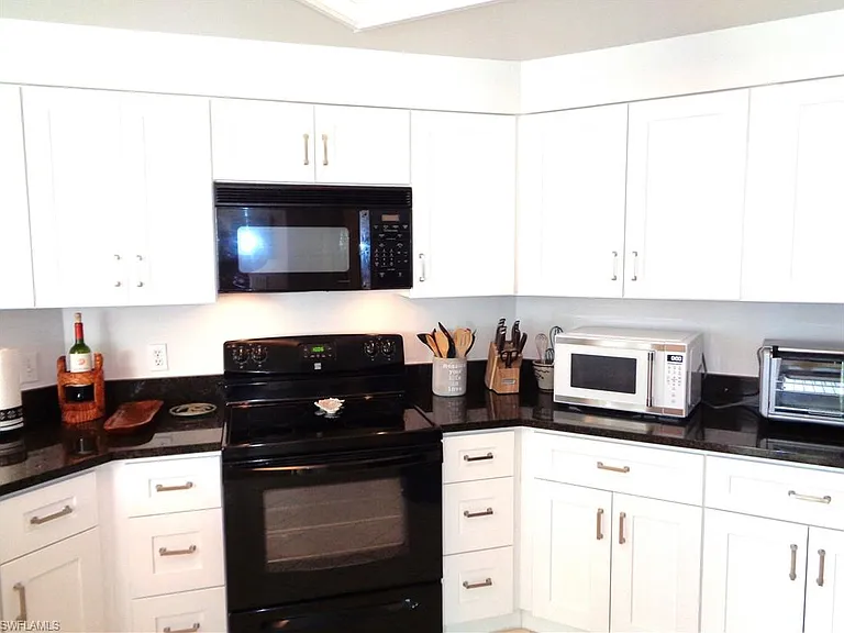 6260 Bellerive Ave #4 — Photo 20