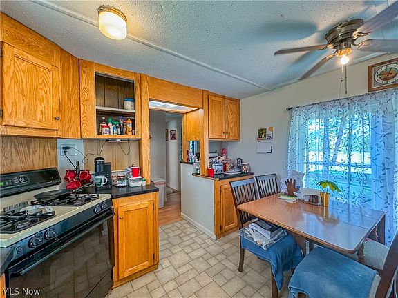 2nd image of 117 W Park Dr