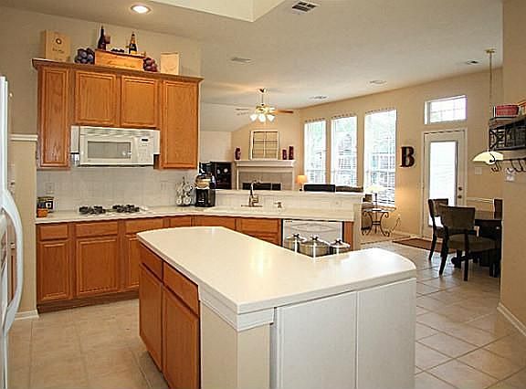 5th image of 118 Rolling Rock Dr