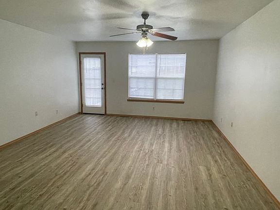 3rd image of 104 Bailey Cir #A