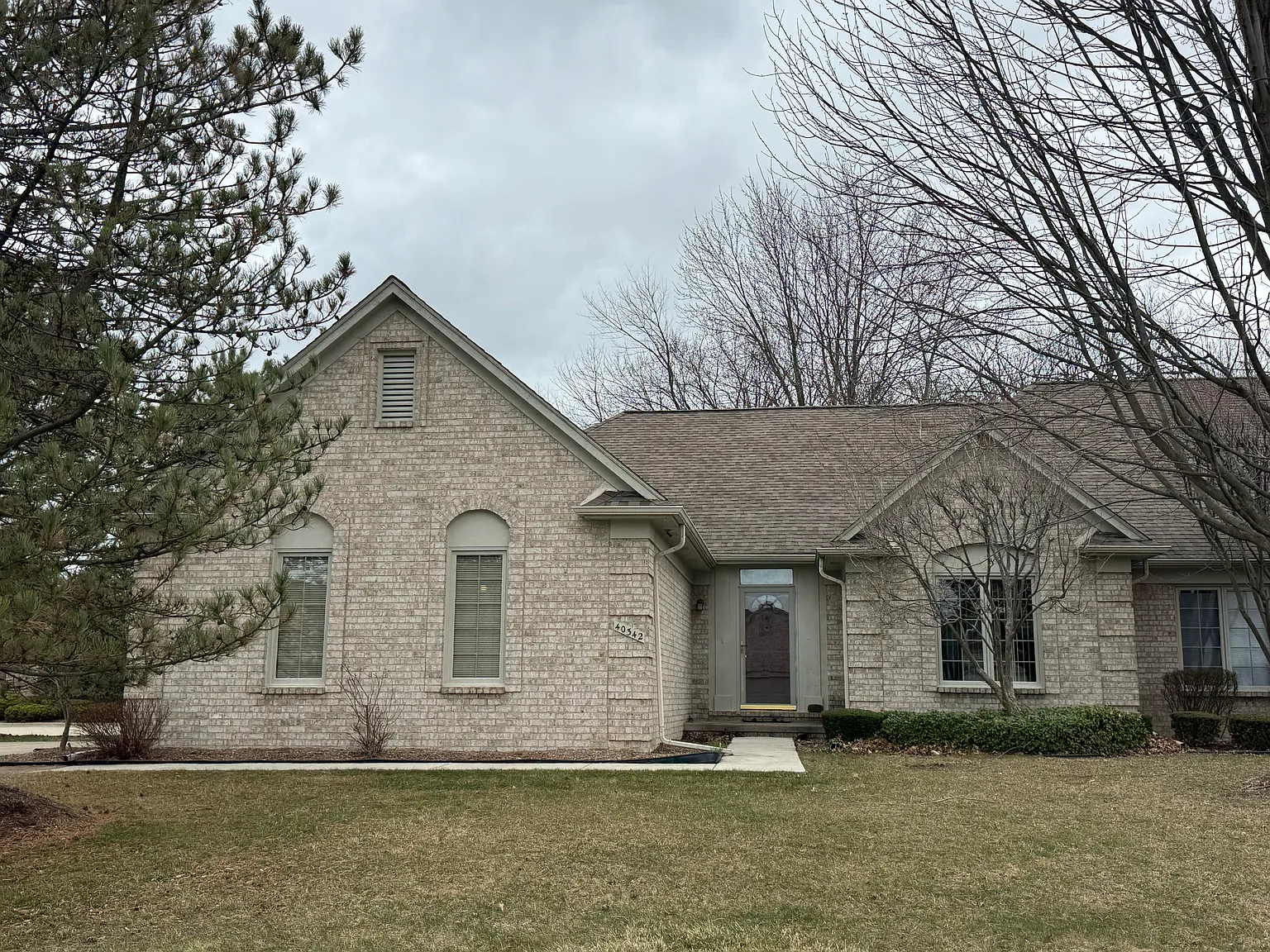 2 bed, 1700 sqft, $2,300 — Photo 1