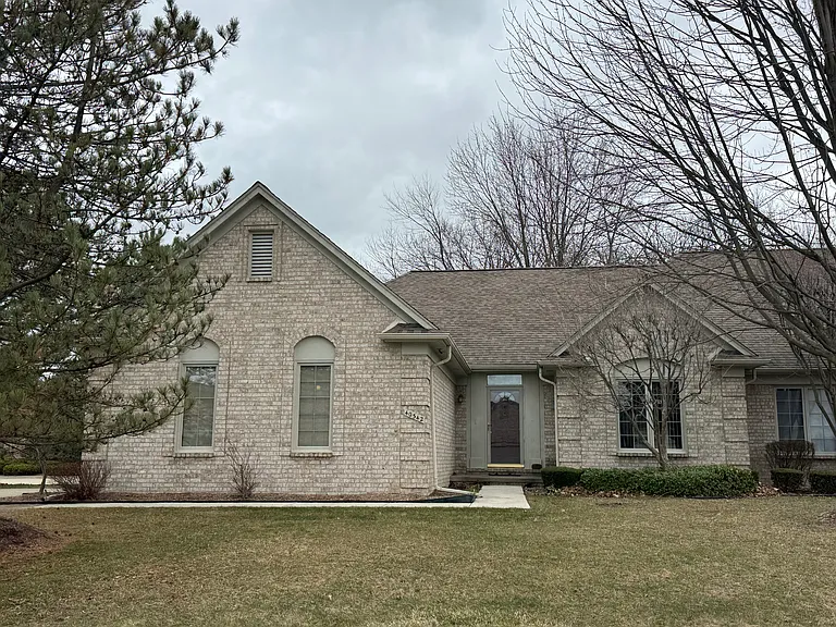 40342 Riverbend Dr — Photo 1