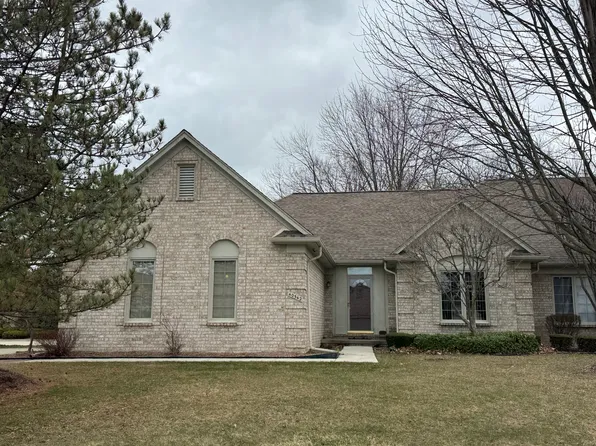 40342 Riverbend Dr, Sterling Heights, MI 48310