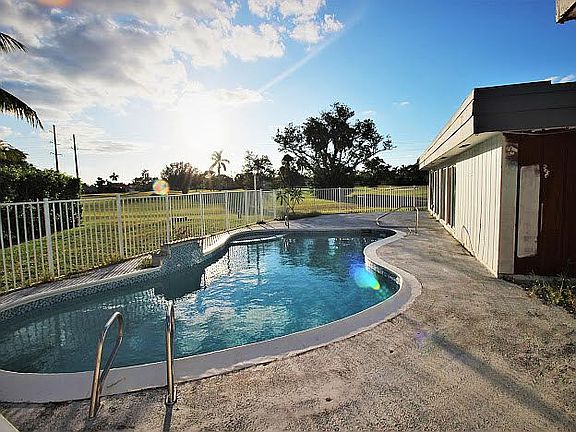 2nd image of 5308 W Palm Cir