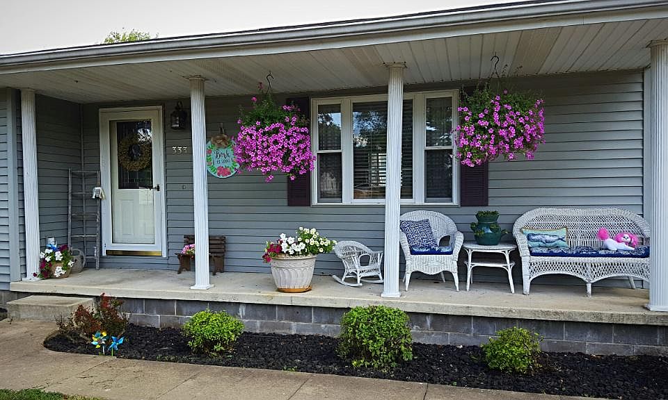 Front porch (during spring)