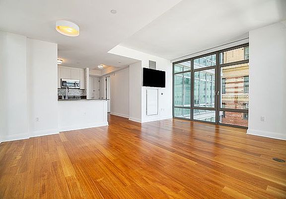5th image of 57 Reade St APT 18F