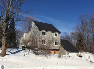 122 W 3rd St, Northport, MI 49670