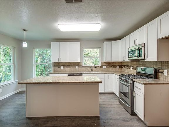 2nd image of 801 Turner Blvd