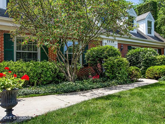 2nd image of 2530 Peachtree Ln