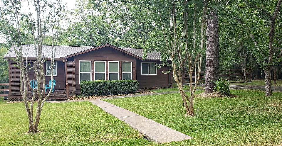 1st image of 60 Cherry Hills Dr