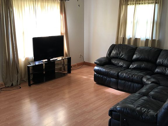 4th image of 503 Summer St