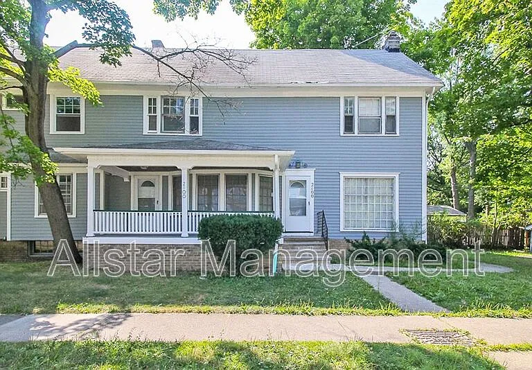 2100 Cottage Grove Dr — Photo 1