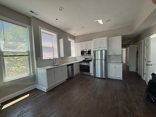 1st image of 1860 N Hoyne Ave #2W