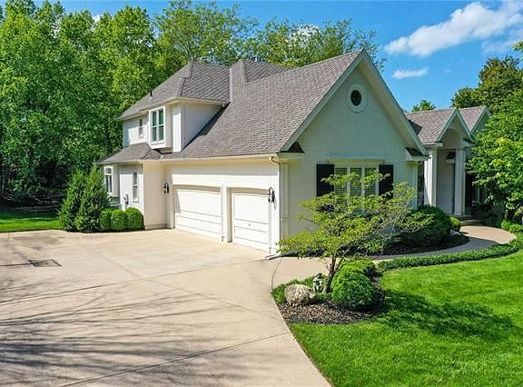 2nd image of 2124 Winding Woods Dr
