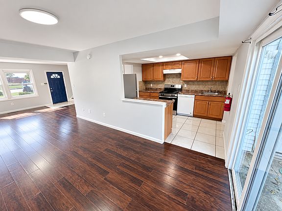 3rd image of 4 Richmond Pl