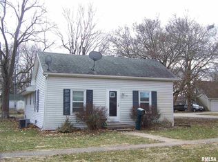 702 E Chestnut St, Chatham, IL 62629