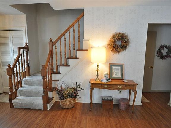 3rd image of 5350 W 228th St
