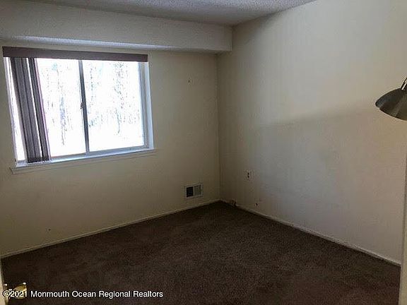 5th image of 301 Schley Ave