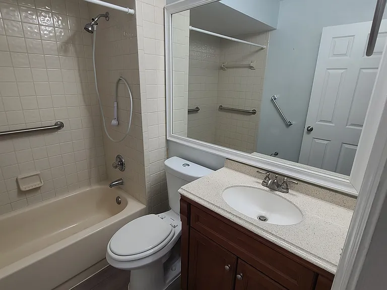 18318 Aintree Ct — Photo 35