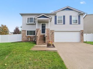 5335 Barbara Ave, Trenton, MI 48183