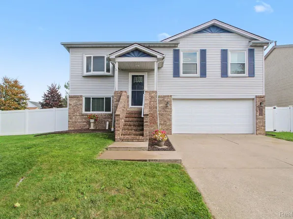5335 Barbara Ave, Trenton, MI 48183