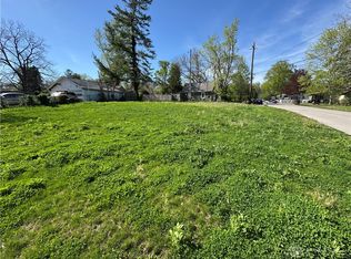 829 Englewood Dr, Englewood, OH 45322