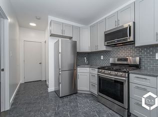 102 Dahill Rd #1R, Brooklyn, NY 11218