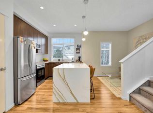 300 N Copperstone Cv SE, Calgary, AB T2Z 0L3