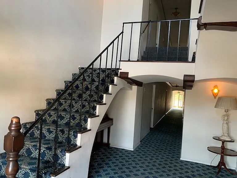 Fair Oaks Apts — Photo 26
